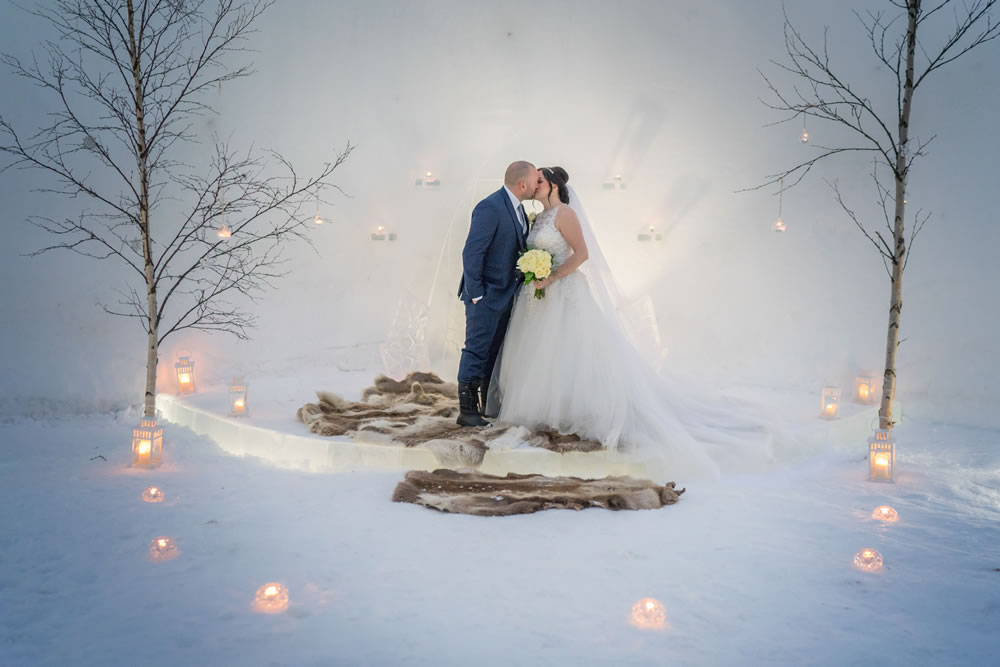 The Northern Lights Snow Chapel Sun & Snow Weddings